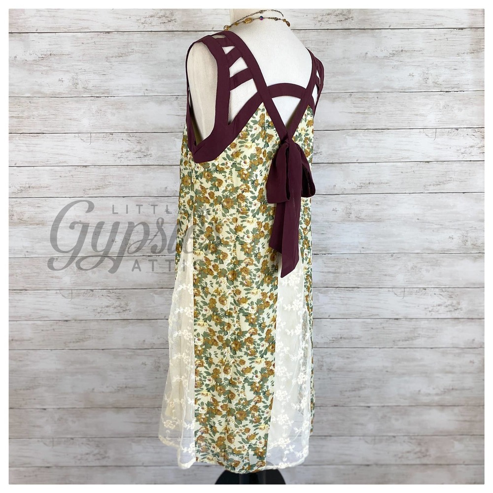 Ryu 70s Cage Flowers and Lace Midi Dress - Picture 7 of 12
